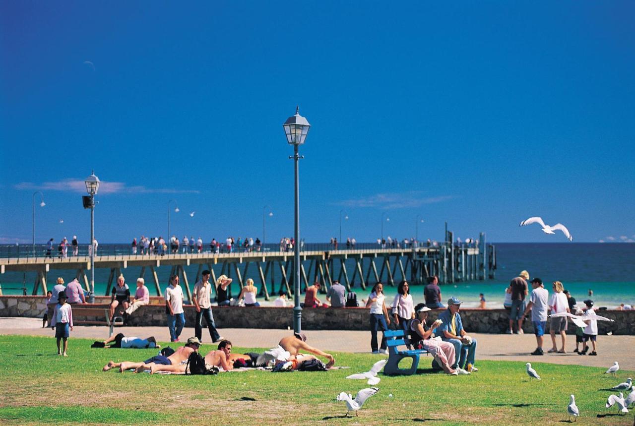 Glenelg Holiday Apartments - Corfu Adelaide Eksteriør bilde